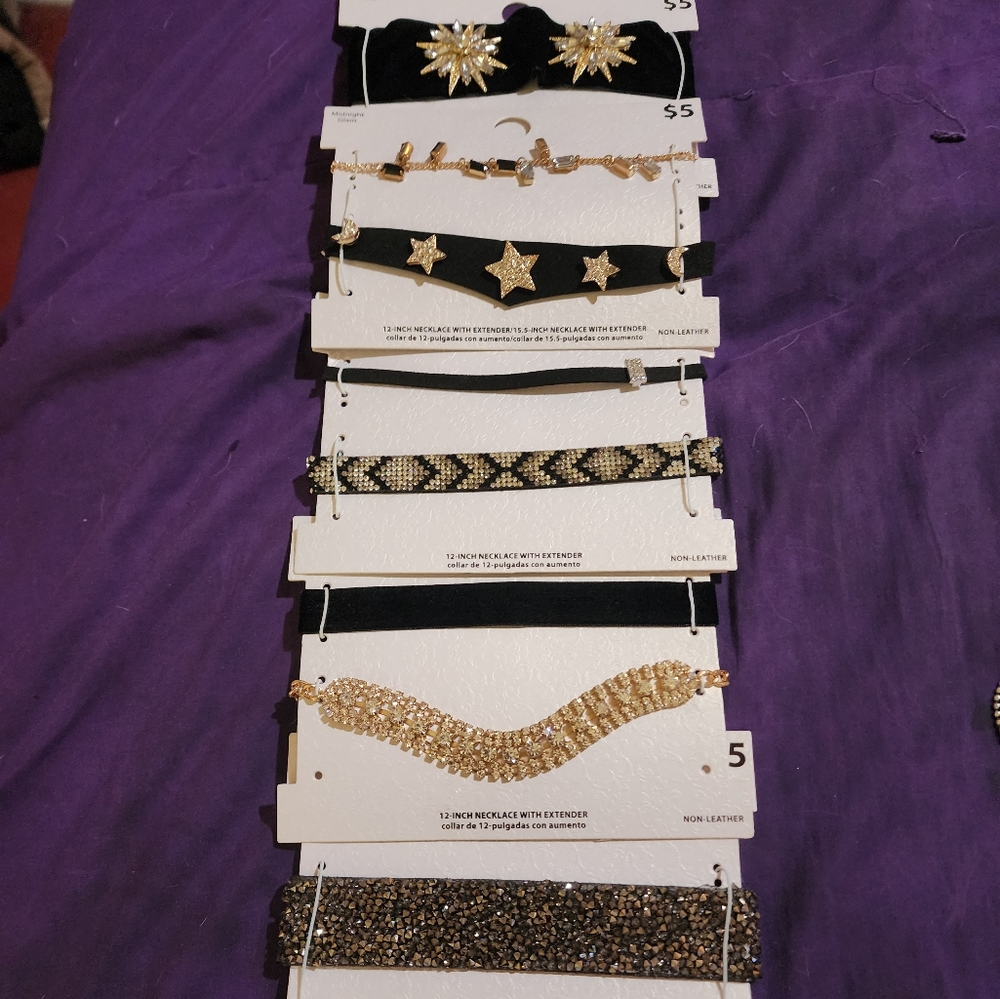 5+ NECKLACES AND CHOKER SET